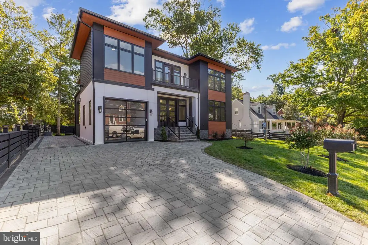 2919 Lawrence Dr, Falls Church, VA 22042 - #1