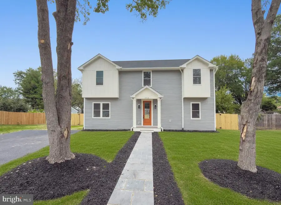 656 Stuart Ct, Herndon, VA 20170 - Image #2