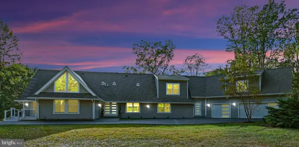 10900 Hunter Station Rd, VIENNA, VA 22181