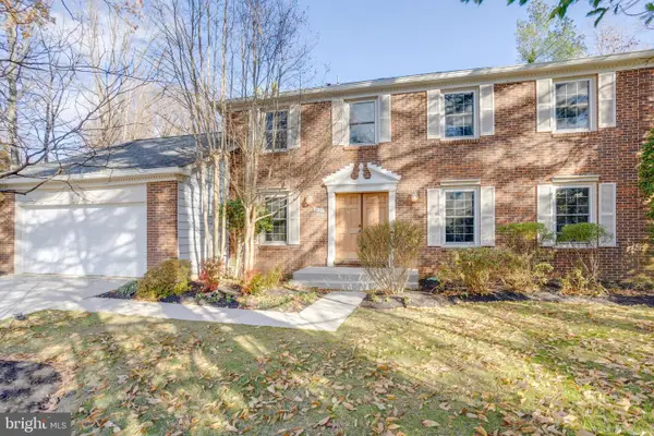 10127 Red Spruce Rd, FAIRFAX, VA 22032