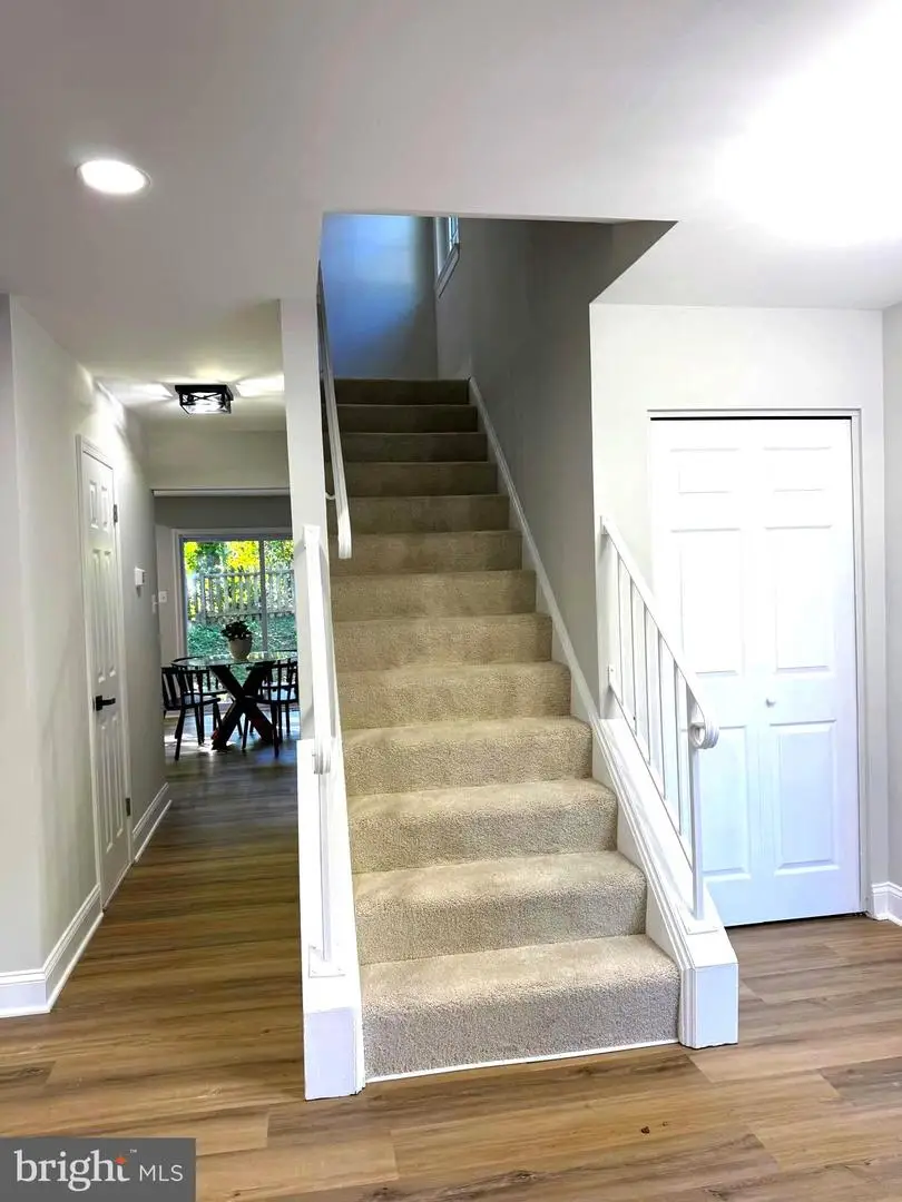 9983 Hemlock Woods Ln, Burke, VA 22015 - Image #2