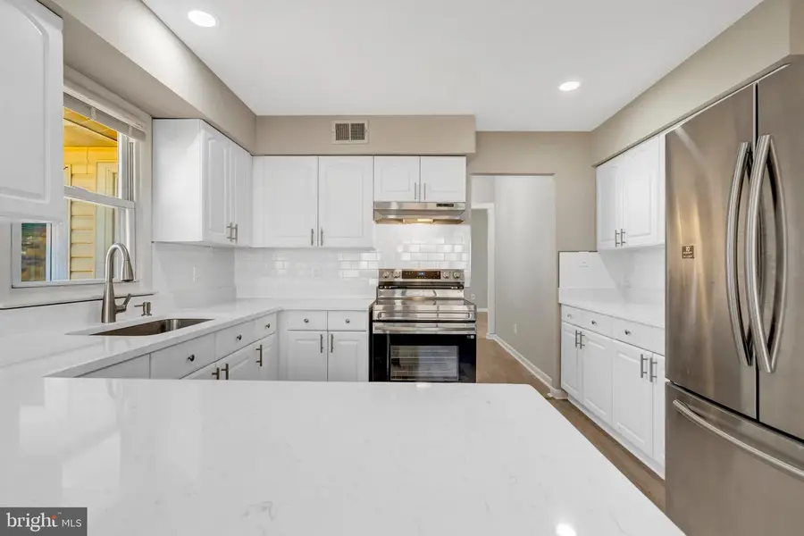 10412 Pearl St, Fairfax, VA 22032 - Image #2