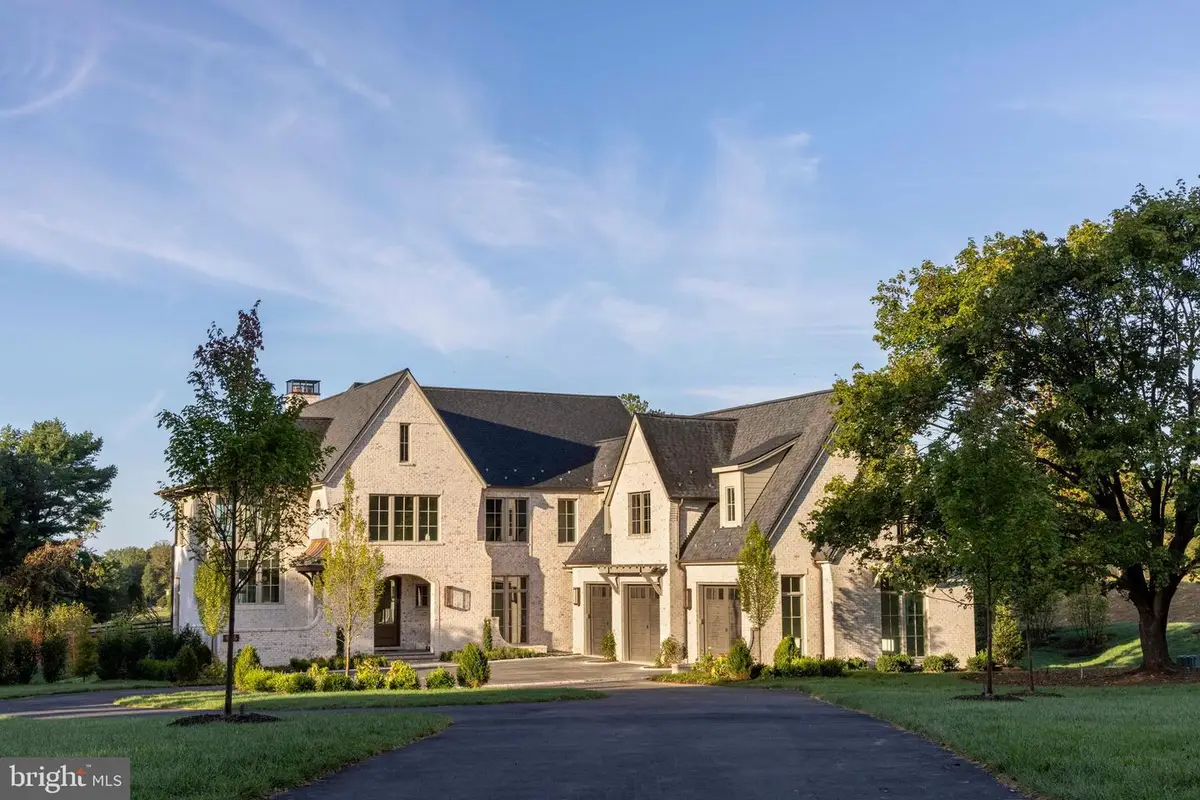 9605 Georgetown Pike, Great Falls, VA 22066 - Image #1