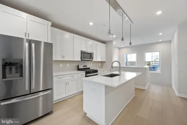 14361 Glen Manor Dr, CHANTILLY, VA 20151