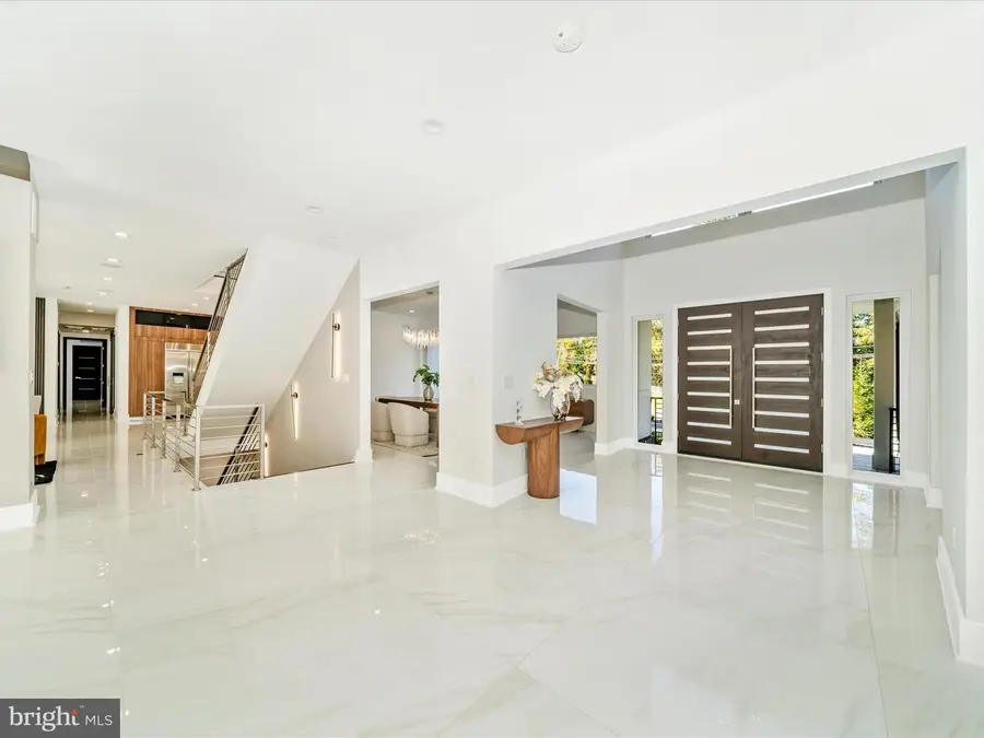 2209 Hunter Mill Rd, Vienna, VA 22181 - Image #3