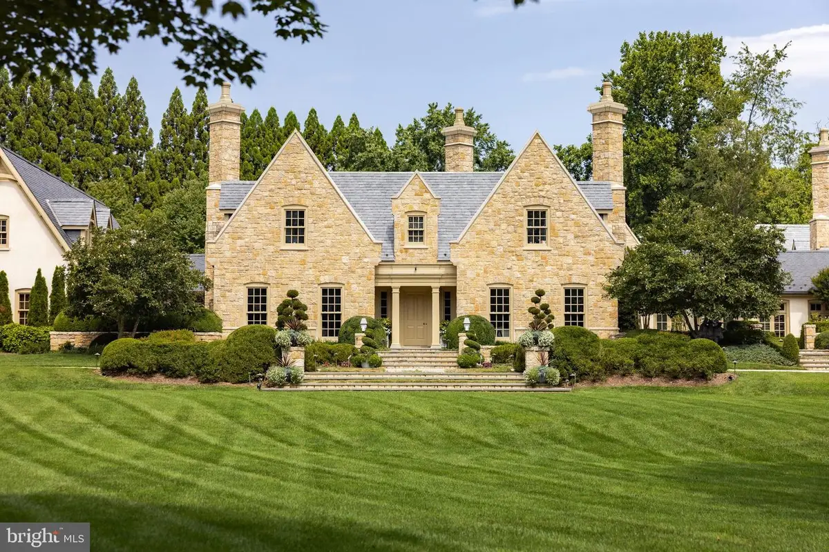 576 Innsbruck Ave, Great Falls, VA 22066 - Image #1