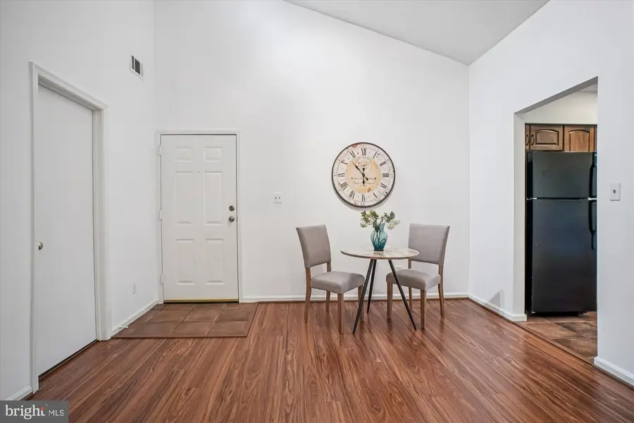 3153-k Anchorway Ct, Falls Church, VA 22042 - Image #2