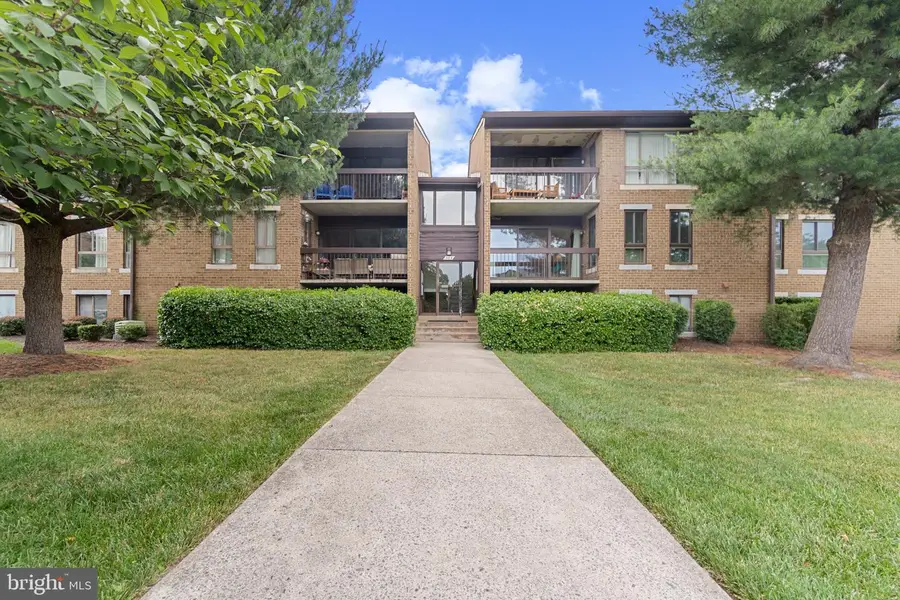 563 Florida Ave #102, Herndon, VA 20170 - Image #2
