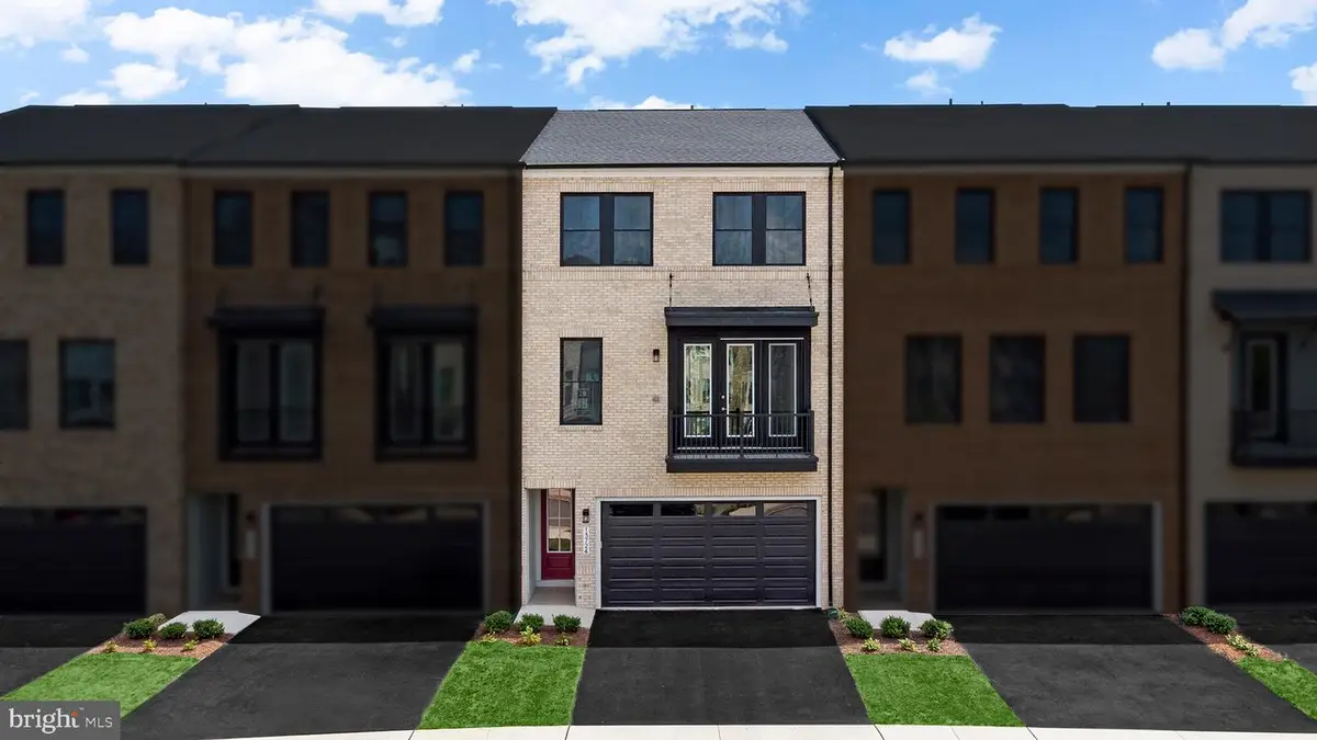 13724 Aviation Pl, Herndon, VA 20171 - Image #1