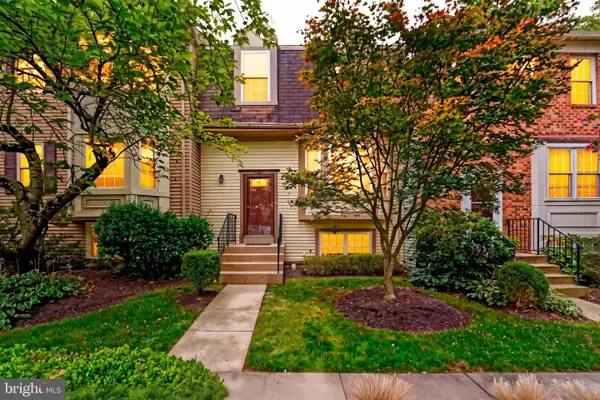 7930 Peyton Forest Trl, ANNANDALE, VA 22003