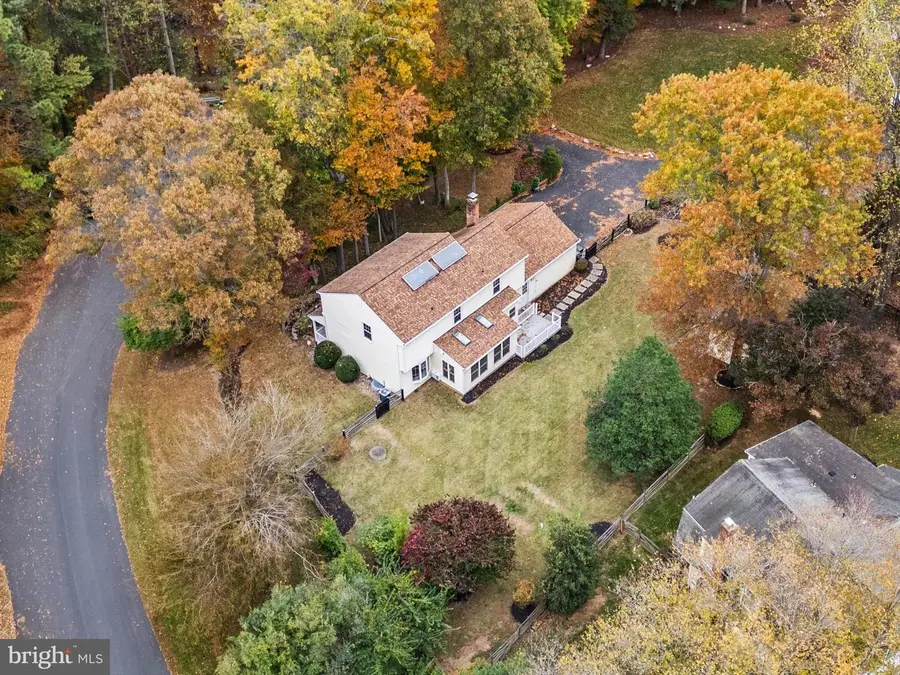 12133 Queens Brigade Dr, Fairfax, VA 22030 - Image #2