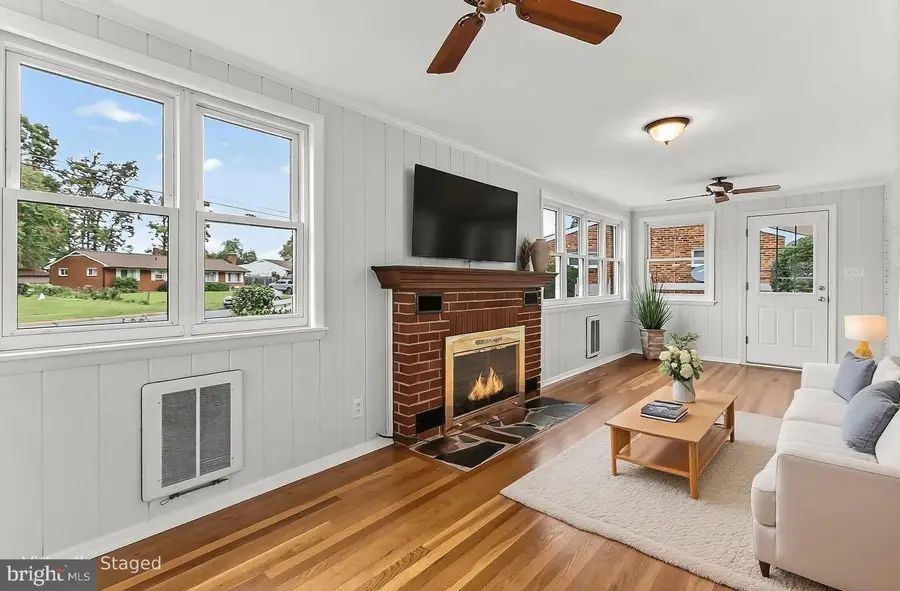 6824 Constance Dr, Springfield, VA 22150 - Image #3