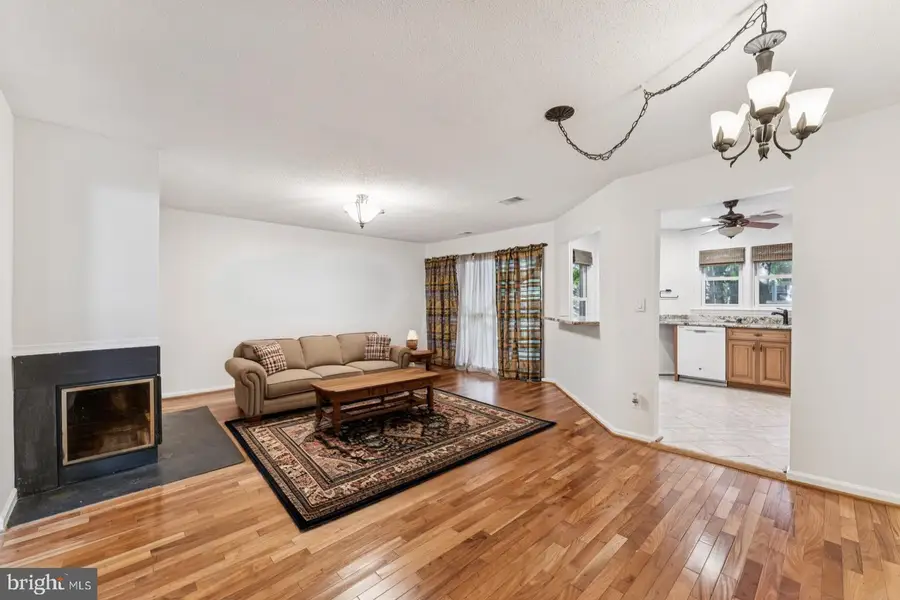 3152-b Covewood Ct, Falls Church, VA 22042 - Image #2