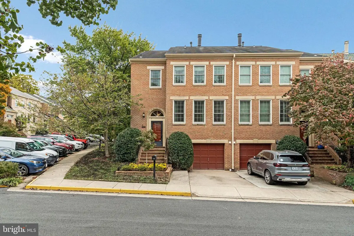 1448 Mclean Mews Ct, McLean, VA 22101 - #1