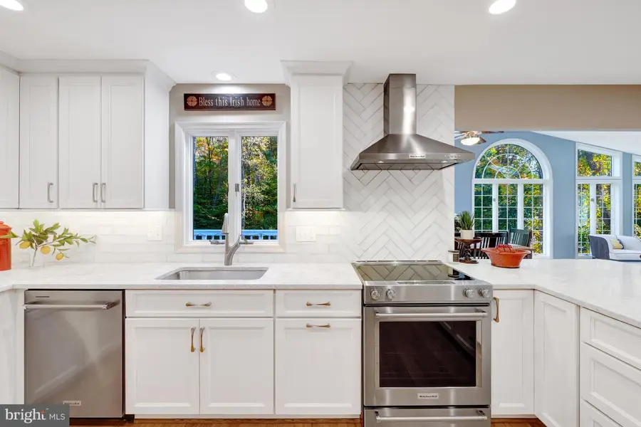 329 Club View Dr, Great Falls, VA 22066 - Image #3