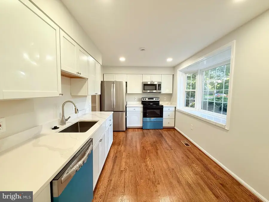 8219 Doctor Craik Ct, Alexandria, VA 22306 - Image #3