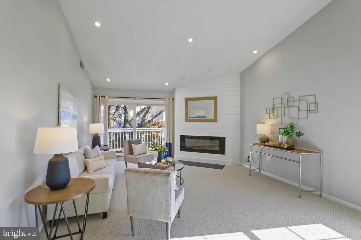 2867 Yarling Ct, Falls Church, VA 22042 - Image #1