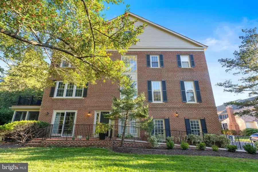 6619 Madison Mclean Dr, McLean, VA 22101 - Image #2