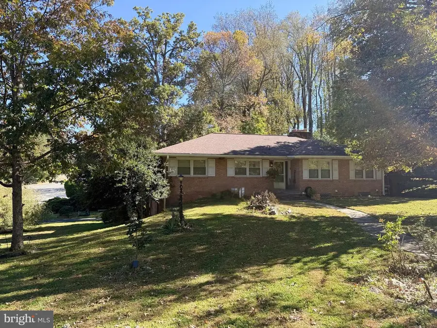 1501 Woodacre Dr, McLean, VA 22101 - Image #2