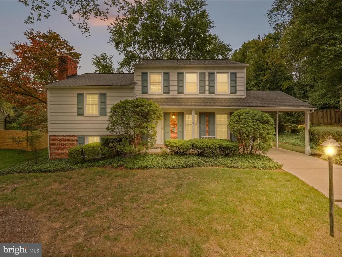 8112 Briar Creek Dr, Annandale, VA 22003 - Image #1