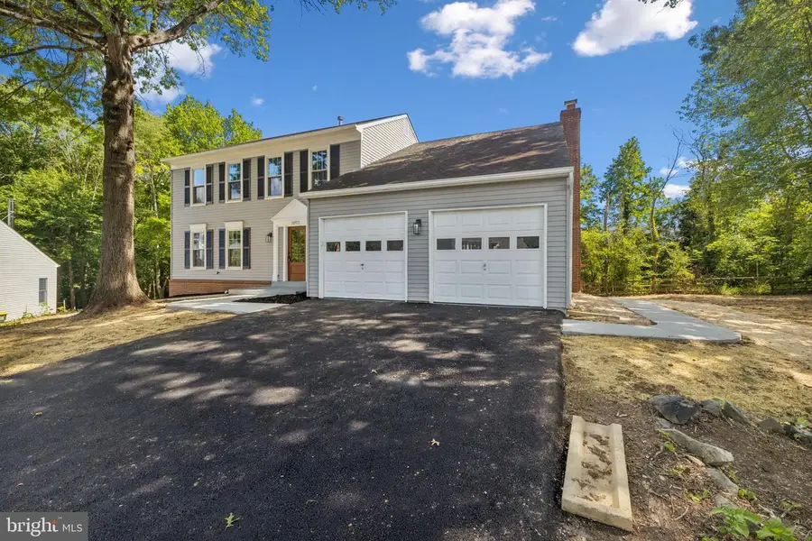 12977 Hampton Forest Ct, Fairfax, VA 22030 - Image #2