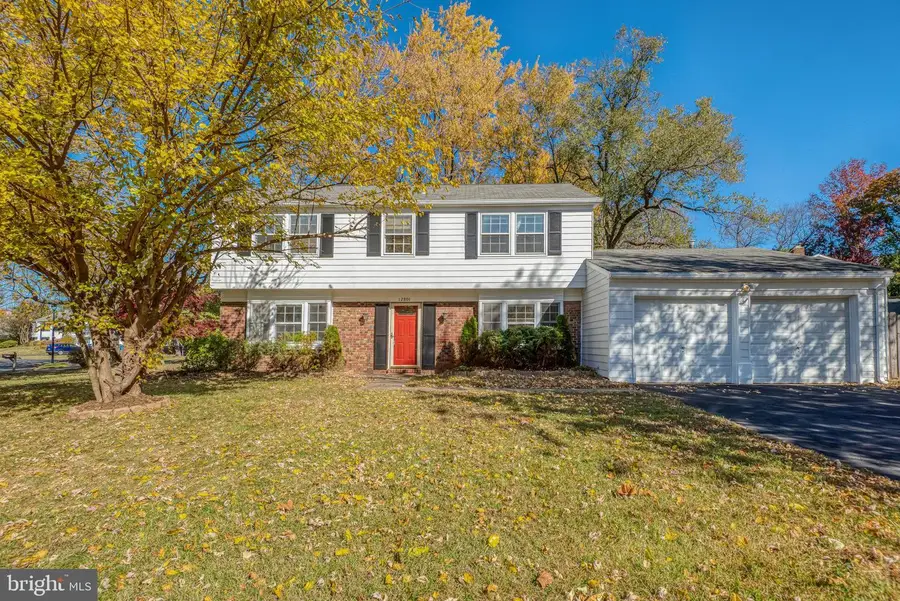 12801 Point Pleasant Dr, Greenbriar, VA 22033 - Image #3