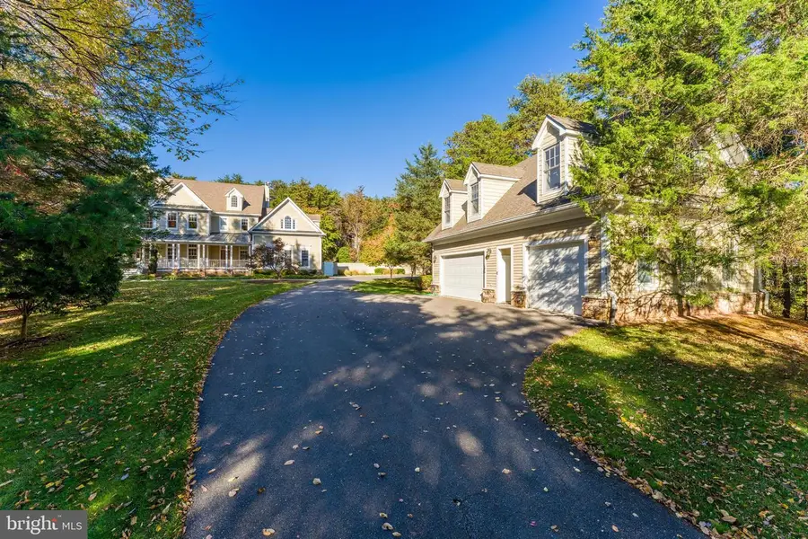 615 Kentland Dr, Great Falls, VA 22066 - Image #3