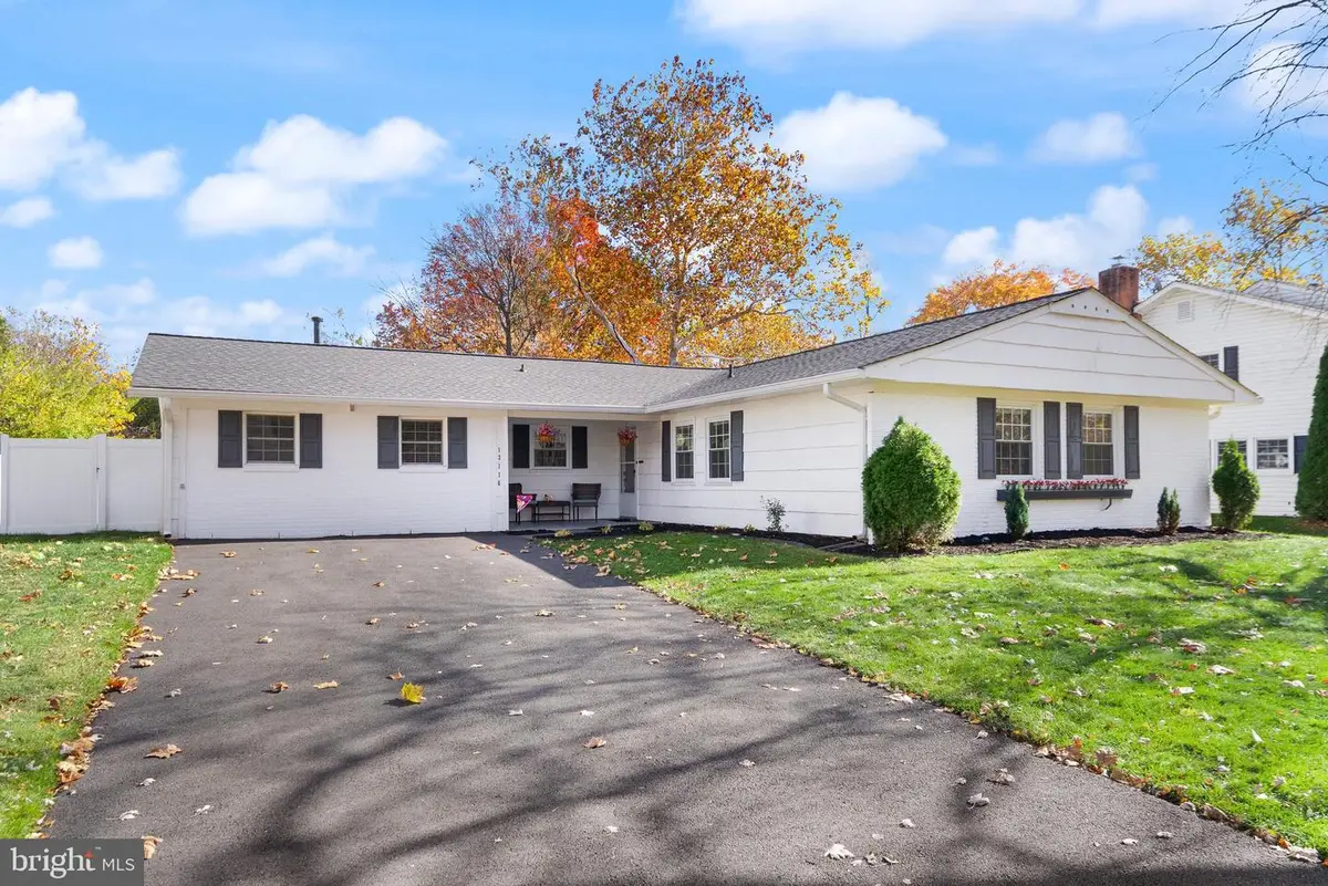 13116 Penndale Ln, Greenbriar, VA 22033 - Image #1