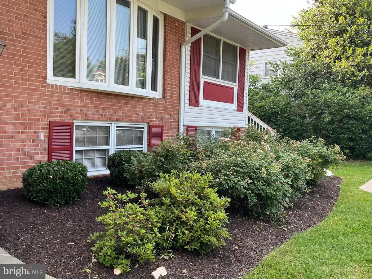 6009 Jennings Ln, Springfield, VA 22150 - #1