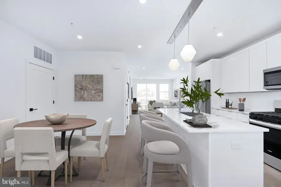 14391 Glen Manor Dr, Chantilly, VA 20151 - Image #2