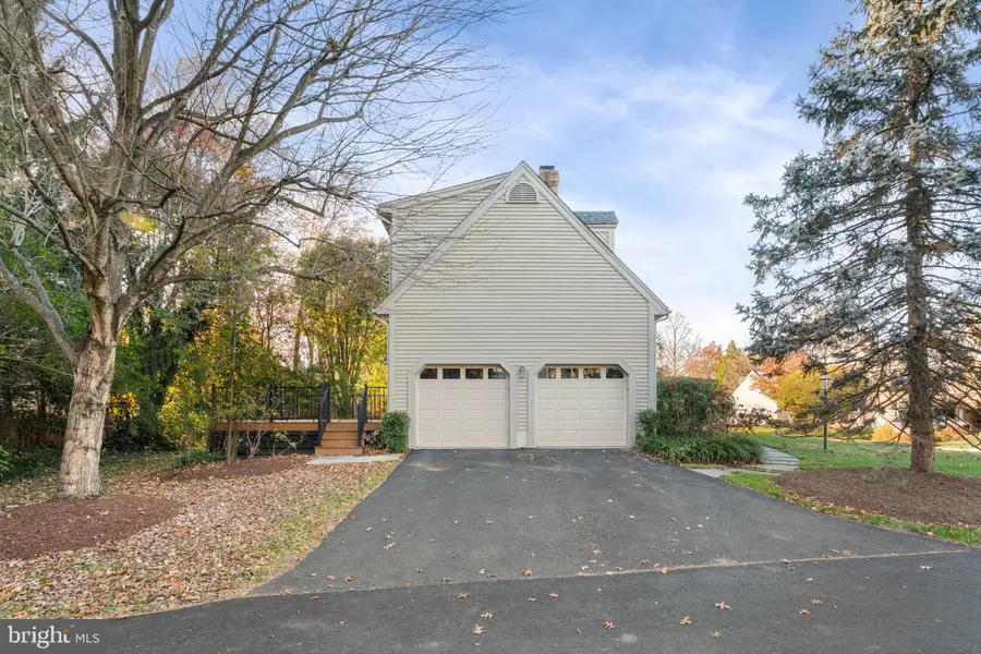 13813 Foggy Hills Ct, Clifton, VA 20124 - Image #2