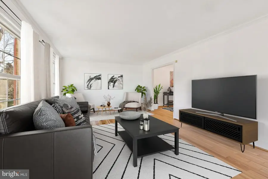 2724 Berryland Dr, Oakton, VA 22124 - Image #2