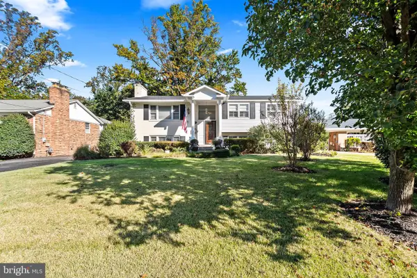 7052 Wardell St, ANNANDALE, VA 22003