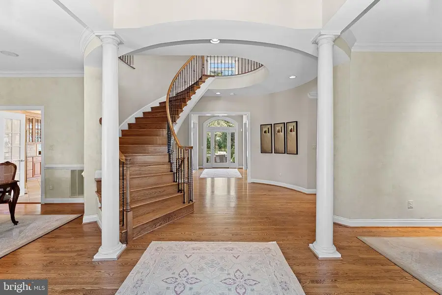 2793 Marshall Lake Dr, Oakton, VA 22124 - Image #2