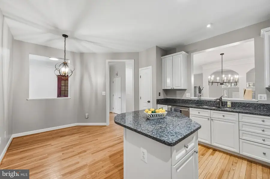 1919 Logan Manor Dr, Reston, VA 20190 - Image #3