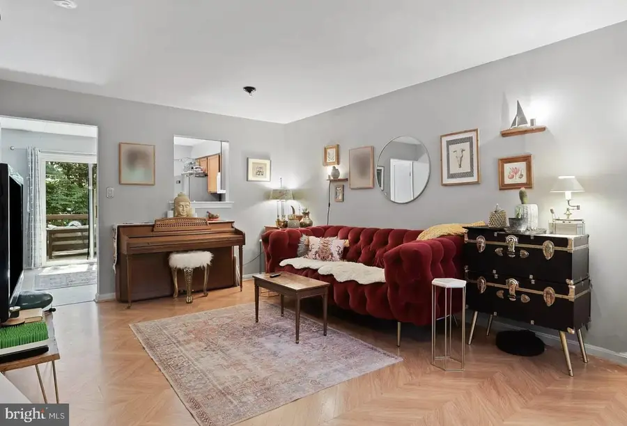 5680 White Dove Ln, Clifton, VA 20124 - Image #3