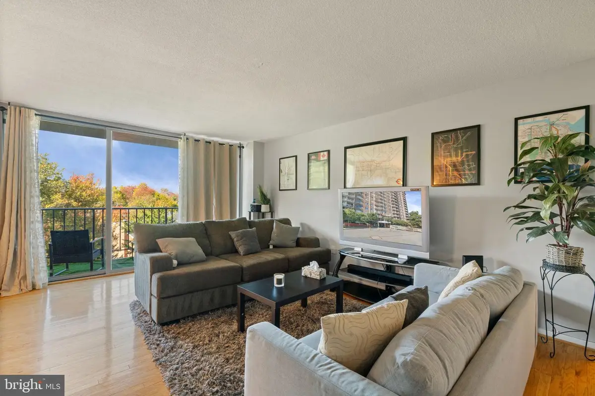 2059 Huntington Ave #614, Alexandria, VA 22303 - Image #1