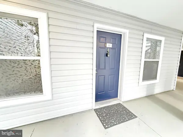 3179 Summit Square Dr #2-b5, OAKTON, VA 22124