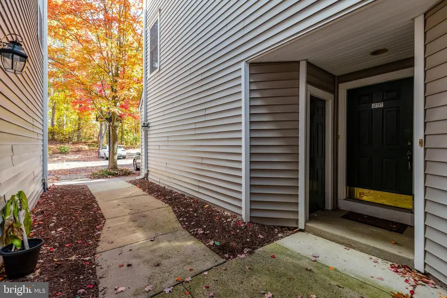 12737 Fair Briar Ln, Fair Lakes, VA 22033 - Image #2