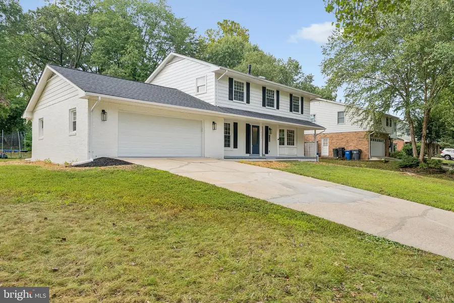 2308 Creek Dr, Alexandria, VA 22308 - Image #2