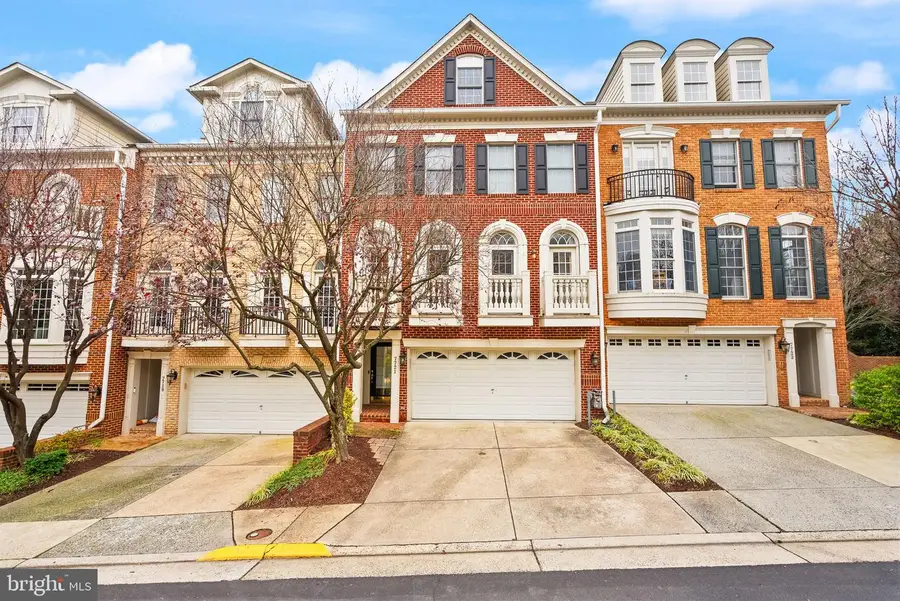 7721 Spoleto Ln #9, McLean, VA 22102 - Image #2