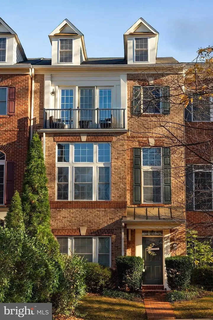 12237 Water Elm Ln, Fairfax, VA 22030 - Image #2