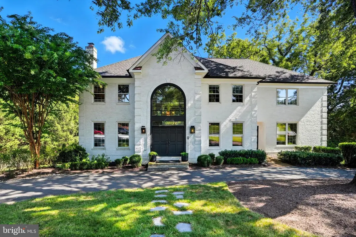 6035 Crimson Ct, McLean, VA 22101 - #1