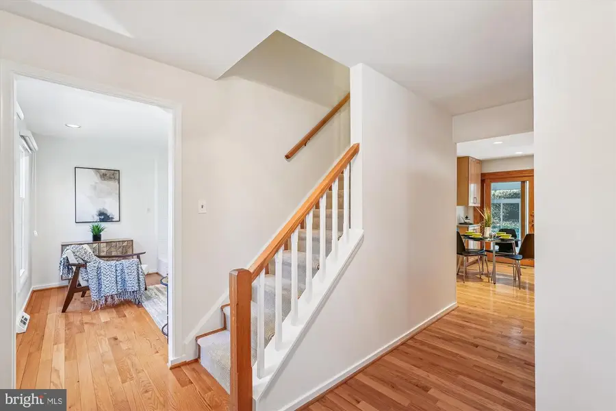 11410 Running Cedar Rd, Reston, VA 20191 - Image #2