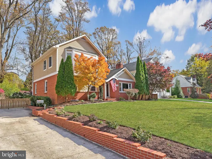 2133 Grayson Pl, Falls Church, VA 22043 - Image #2