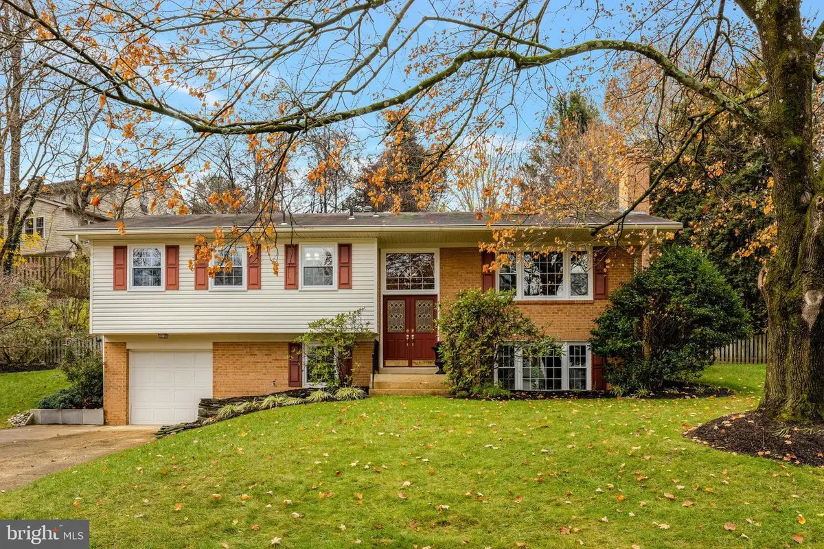 9527 Center St, Vienna, VA 22181 - Image #1