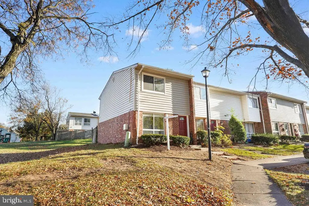 2201 Chamblee Pl, Herndon, VA 20170 - #1