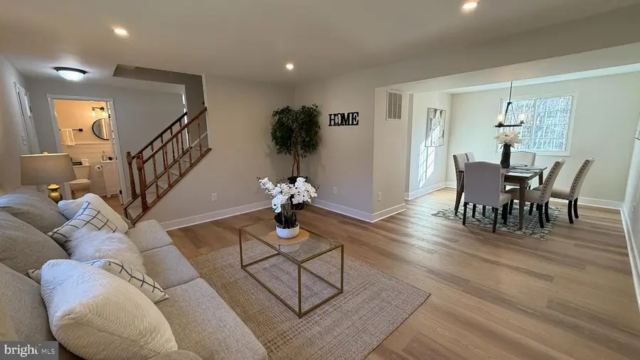 8375 Magic Leaf Rd, Springfield, VA 22153 - Image #3