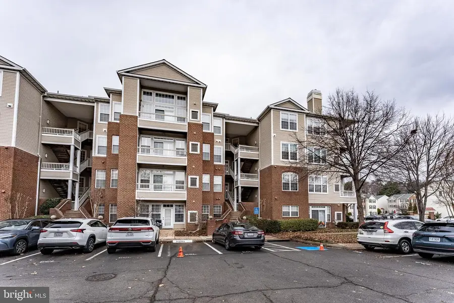 4200 Mozart Brigade Ln #t, Fair Oaks, VA 22033 - Image #2