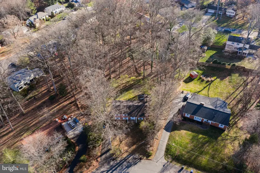 9921 Woodrow St, Vienna, VA 22181 - Image #2